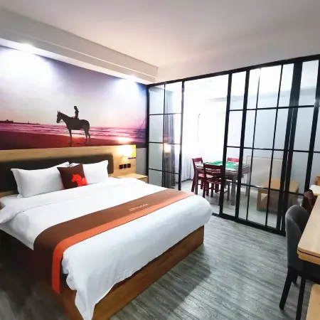 Junyi Chain Hotel (Haiyan Qiyuan Chengbei East Road)