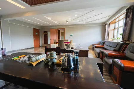 Xindongfang Business Hotel