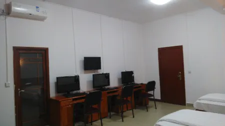 Shangyouyi Dong Apartment Отели рядом с достопримечательностью «Building the Peak»