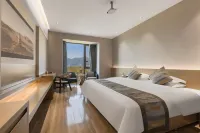 Xichang Yuehaili Wetland Hotel (Qionghai 17 Degrees Branch) - Mountain view