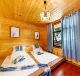 Pingshun Cliff House Hotel