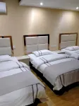 Honghu Xintiandi Business Hotel