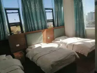 Xiangyun Baishun Hotel - Inns