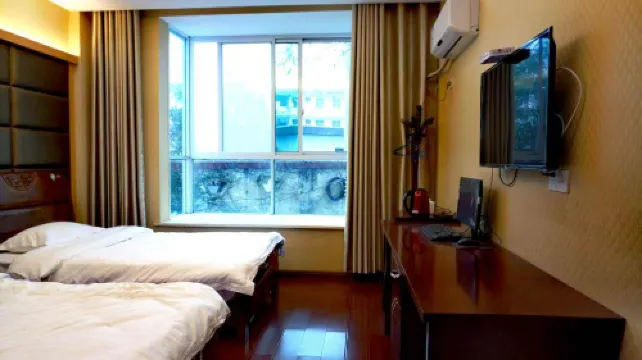 Yanshan Qingfeng Mountain Villa