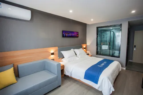 Home Inn Huaxuan Hotel (Huailai Zhongbao Street Railway Station) Hotels in Huailai