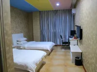 Diwang Fengqing Hotel Hotels near Mechanical and Electrical Engineering College， Hebi College of Vocational and Technology