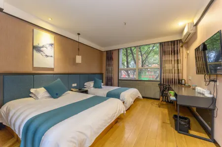 Zero Boutique Hotel (Linshui Hongfan Plaza) Отели рядом с достопримечательностью «Linshui Library»