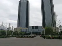 Huaying Xiyue Business Hotel