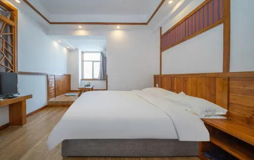Yilv Yangguang Hotel - Condos