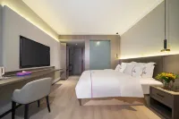 Shanghai Regent Hotel (Emeishan High-speed Railway Station)