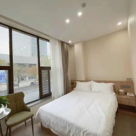 Yuehu Qiju Hotel