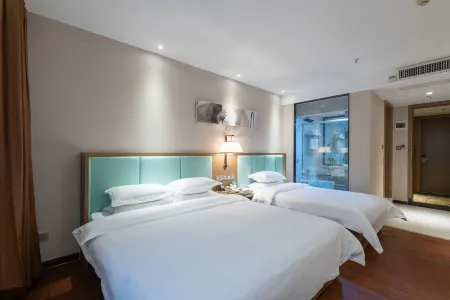 Boyi Hotel (Guangzhou Zhujiang New Town Tianhe Park Metro Station)