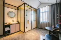 Moshang Qingju Hotel (Pingdingshan Station Zhongjun World City) Hotels near Pingdingshan Railway Station