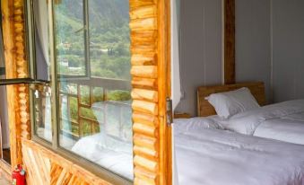 Deqin Guyu Huating Inn