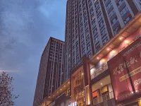 Charm City Kai Guan Hotel (Chengdu West Railway Station Qingyang Wanda) Hotels near Chengduxi Railway Station