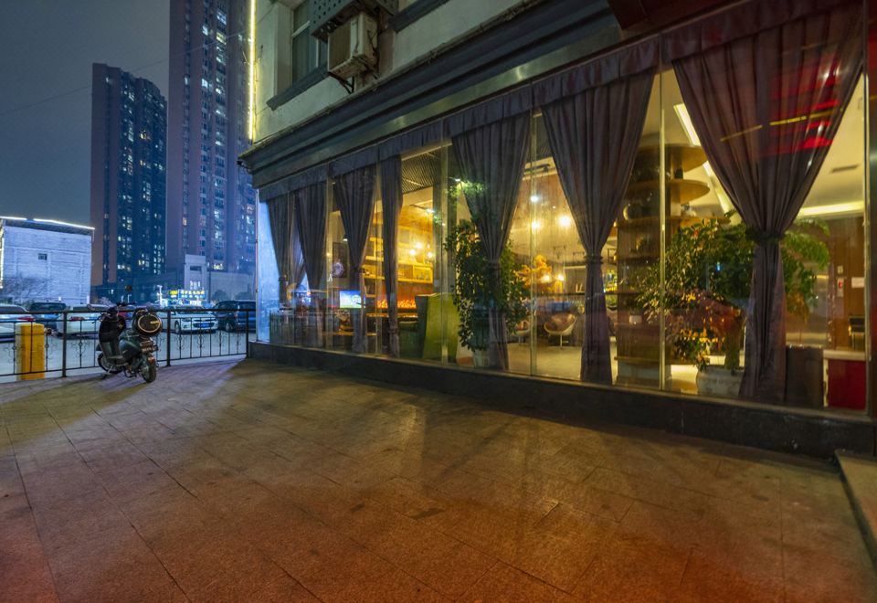 喆非酒店(南昌大学店)