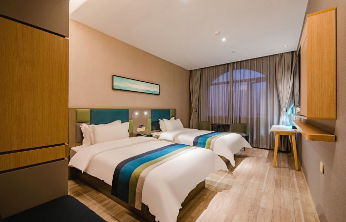 Lanhai Business Hotel (Yongcheng Zhongxin Bus Station Municipal Government)