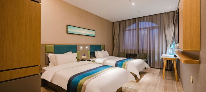 Lanhai Business Hotel (Yongcheng Zhongxin Bus Station Municipal Government) Hotels in YongCheng