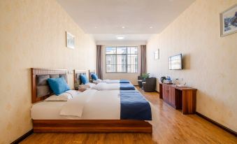 Qujing Kaijing Holiday Hotel