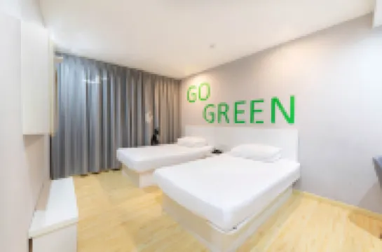 Motel 168 (West Anhui University Hongjie Pedestrian Street Branch)