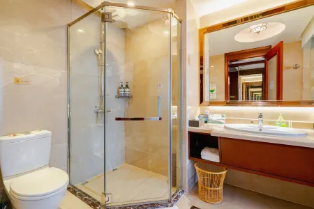 Celebrity City Hotel