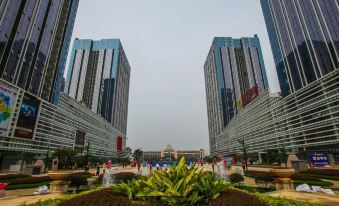 Guilin North Railway Station Business Hotel (High-speed Railway North Railway Station)