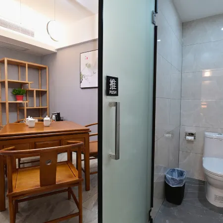 Haiyuntian Seaview Apartment (Donghaidao Shop)