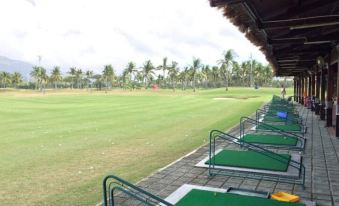 Yalong Bay Golf Resort