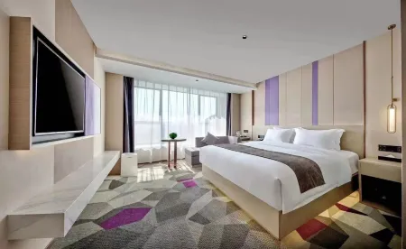 Lavande Hotel (Xintian County Government)