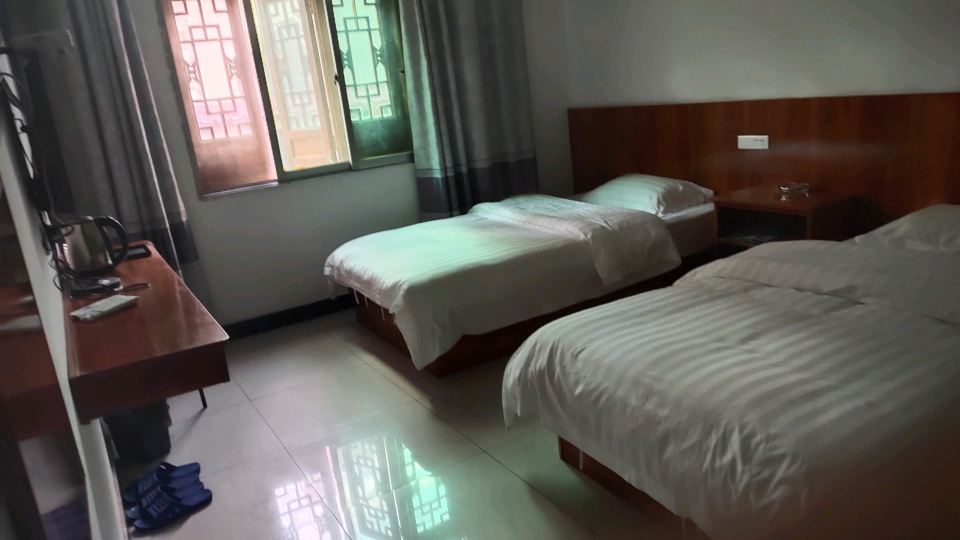 Foping Huaxing Inn