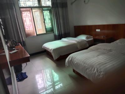 Foping Huaxing Inn
