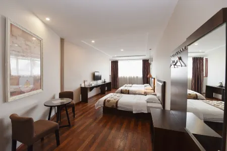 Jixian  Business Hotel Отели рядом с достопримечательностью «Caishiji»