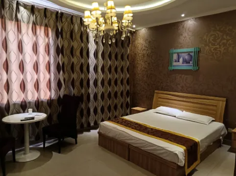 Sequoia Tree Business Hotel