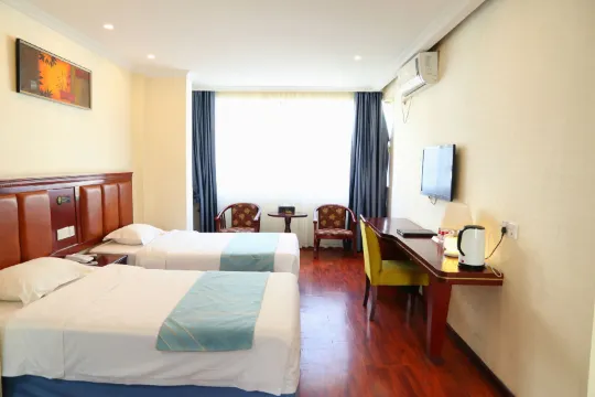 Xingyuexing Hotel (Zhuhai Gongbei Port)