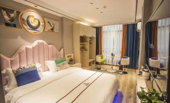 Qujing Pinshang Hotel