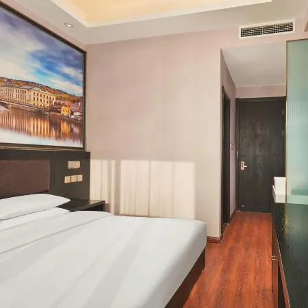 Vienna Classic Hotel (Huailai County Government Bus Terminal)