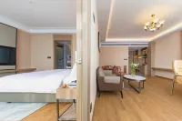 Vienna International Hotel (Shishou Caizhi Cultural Plaza Branch)