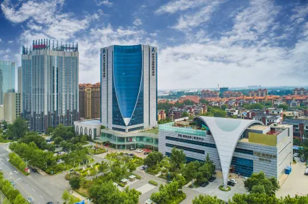 Arcadia International Hotel Отели рядом с достопримечательностью «Beihua Institute of Astronautics and Technology (East Campus)»