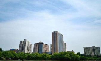 Jiangyang Business Hotel (Shanghai Jiamusi Road)