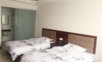 Jinzhai Xinyue Business Hotel (Swallow River Grand Canyon)