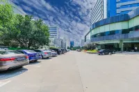イーストホテル - 駐車場