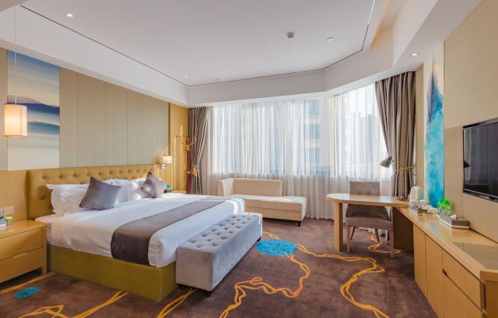 He Hotel