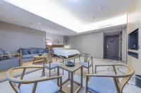 Yijia Bauhinia Hotel - Bergblick