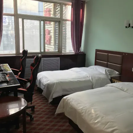 Fuxian Longsheng E-sports Hotel