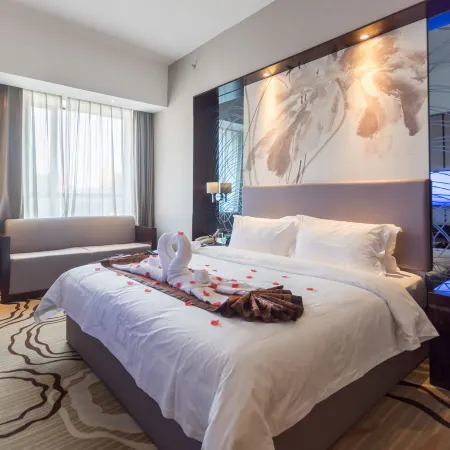 Yi Jia Hotel Отели рядом с достопримечательностью «Жухайский конный корт»