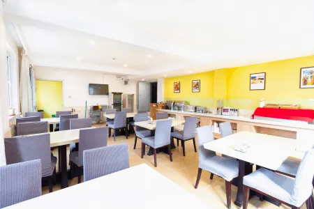 Homeinn Hotel (Benxi Bus Station) Отели в г. Бэньси