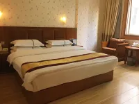 Yingjiang Huayu Hotel