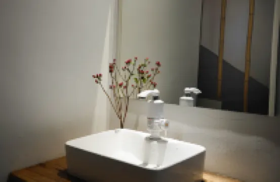 Xia Senlin Eco-friendly Hostel (Shaoxing Lu Xun's Hometown Subway Station Yintai City)