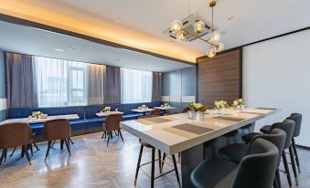 Ginza Jiayue Select Hotel (Qihe Wanda Plaza Spring City Oulebao)