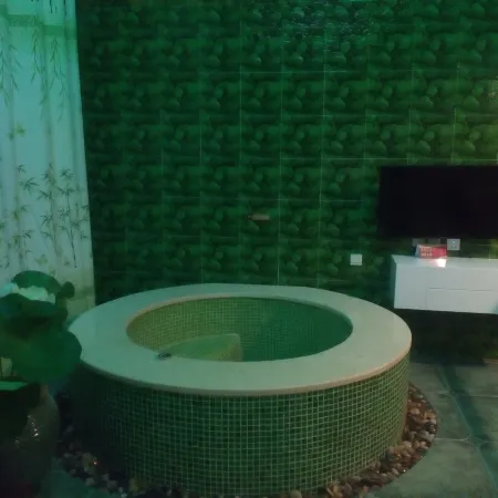 Jiatai Chain Hot Spring Hotel (Anshan Railway Station Branch)